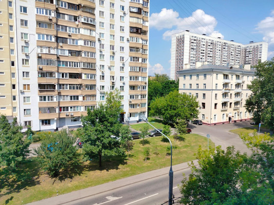 Продам трехкомнатную (3-комн.) квартиру, Люблинская ул, 107/10, Москва г