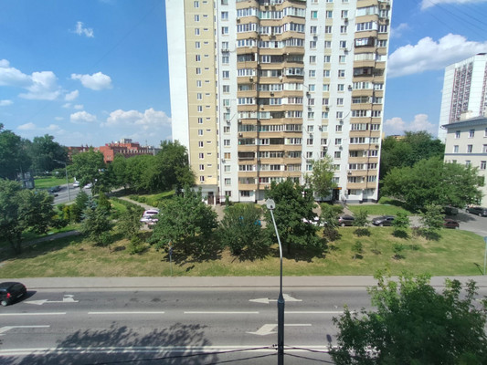 Продам трехкомнатную (3-комн.) квартиру, Люблинская ул, 107/10, Москва г