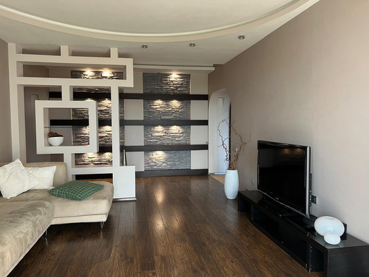 Сдам трехкомнатную (3-комн.) квартиру, Пархоменко пр-кт, 19к1, Санкт-Петербург г