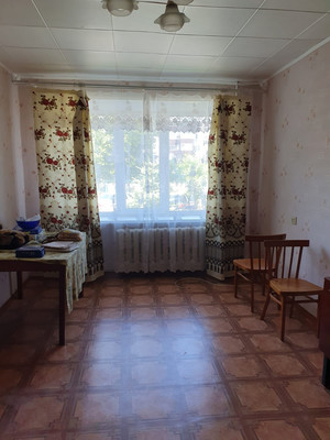 Продам трехкомнатную (3-комн.) квартиру, М.Горького ул, 83, Волгодонск г