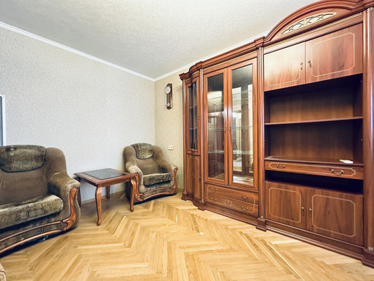 Продам трехкомнатную (3-комн.) квартиру, им. Калинина ул, 13к43, Краснодар г