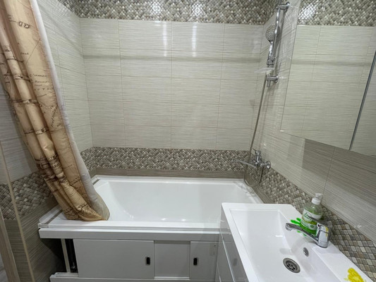Продам двухкомнатную (2-комн.) квартиру, Весенняя ул, 11/1, Сыктывкар г