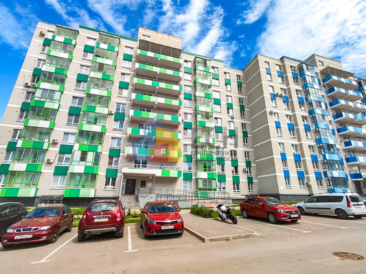 Продам трехкомнатную (3-комн.) квартиру, Петровская ул, д.1, Петровский п