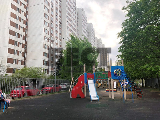 Продам трехкомнатную (3-комн.) квартиру, Ангелов пер, 13, Москва г