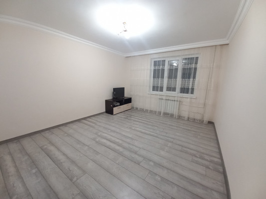 Продам двухкомнатную (2-комн.) квартиру, Профсоюзная ул, 220кБ, Вольный Аул кп