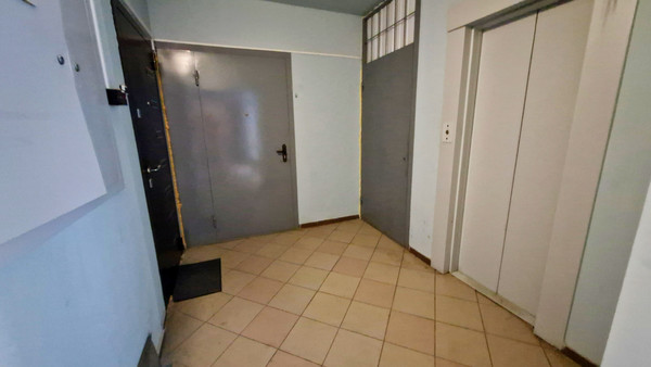 Продам однокомнатную (1-комн.) квартиру, Острогожская ул, 164/1, Воронеж г