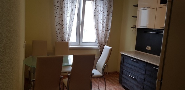 Сдам трехкомнатную (3-комн.) квартиру, Заря ул, 33, Чебаркуль г
