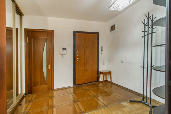 Продам трехкомнатную (3-комн.) квартиру, Старых Большевиков ул, 92А, Воронеж г