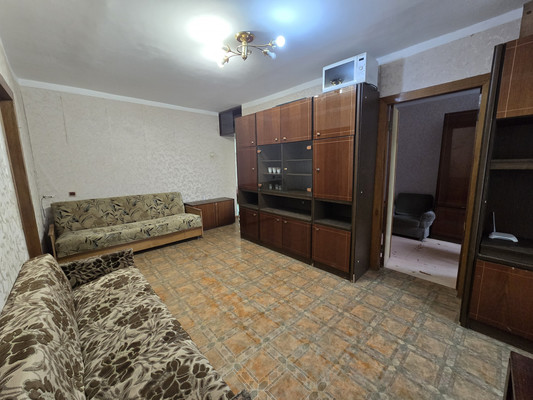 Продам трехкомнатную (3-комн.) квартиру, Студенческая ул, 18, Симферополь г