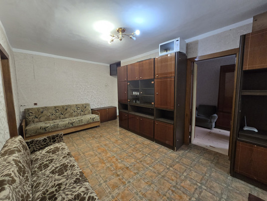 Продам трехкомнатную (3-комн.) квартиру, Студенческая ул, 18, Симферополь г