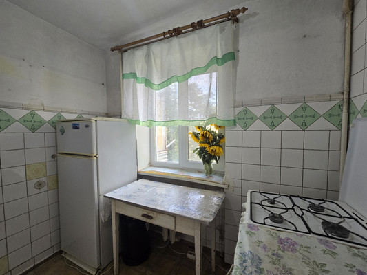 Продам трехкомнатную (3-комн.) квартиру, Студенческая ул, 18, Симферополь г