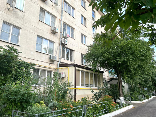 Продам двухкомнатную (2-комн.) квартиру, Суворовская ул, 39/49, Новороссийск г