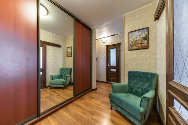 Продам трехкомнатную (3-комн.) квартиру, Мельникова пр-кт, 19, Химки г