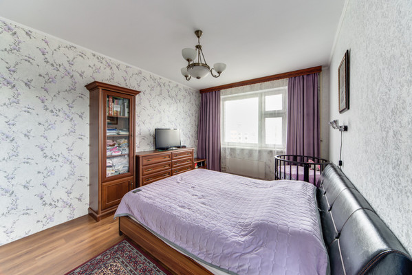 Продам трехкомнатную (3-комн.) квартиру, Мельникова пр-кт, 19, Химки г