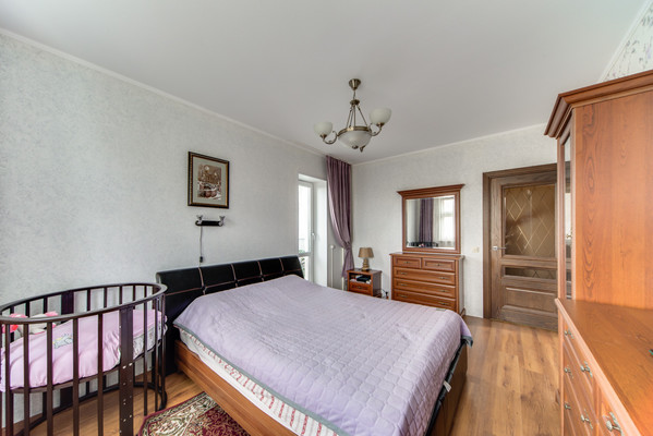 Продам трехкомнатную (3-комн.) квартиру, Мельникова пр-кт, 19, Химки г