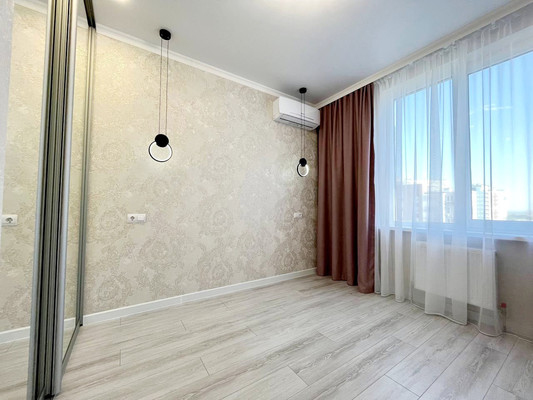 Продам трехкомнатную (3-комн.) квартиру, Стачки пр-кт, 204, Ростов-на-Дону г