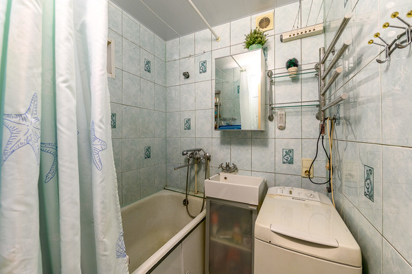 Продам трехкомнатную (3-комн.) квартиру, Проезжая ул, 169, Екатеринбург г