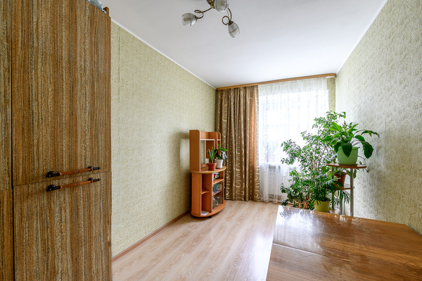 Продам трехкомнатную (3-комн.) квартиру, Проезжая ул, 169, Екатеринбург г