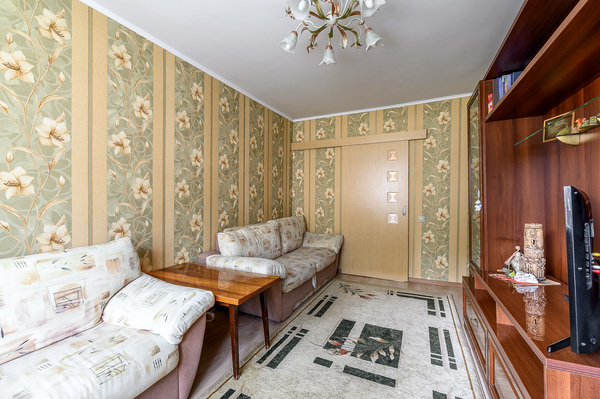Продам трехкомнатную (3-комн.) квартиру, Проезжая ул, 169, Екатеринбург г
