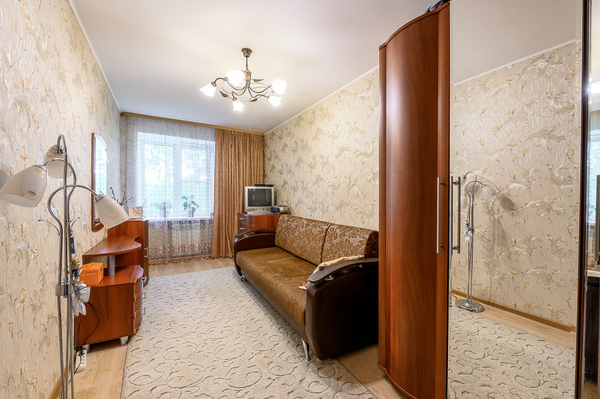 Продам трехкомнатную (3-комн.) квартиру, Проезжая ул, 169, Екатеринбург г