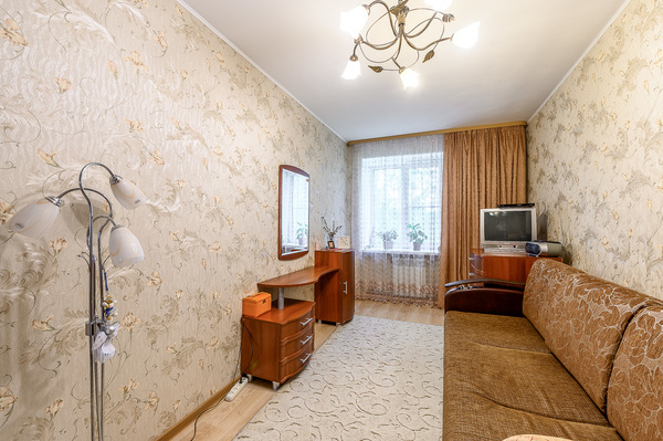 Продам трехкомнатную (3-комн.) квартиру, Проезжая ул, 169, Екатеринбург г