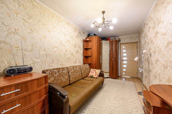 Продам трехкомнатную (3-комн.) квартиру, Проезжая ул, 169, Екатеринбург г