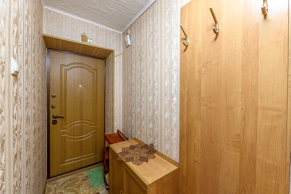 Продам трехкомнатную (3-комн.) квартиру, Проезжая ул, 169, Екатеринбург г