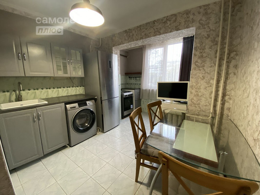 Продам двухкомнатную (2-комн.) квартиру, Звездная ул, 37, Туапсе г