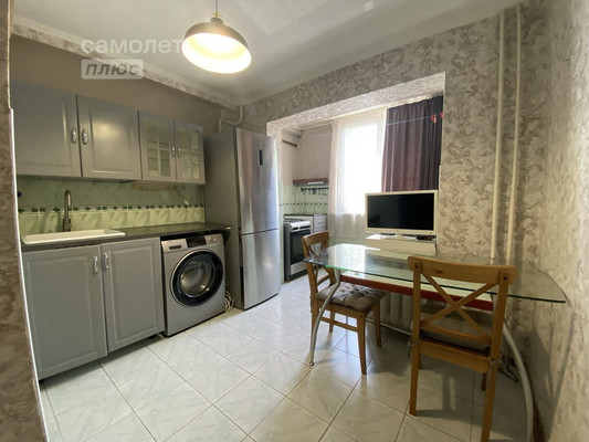 Продам двухкомнатную (2-комн.) квартиру, Звездная ул, 37, Туапсе г