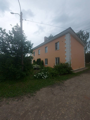 Продам трехкомнатную (3-комн.) квартиру, Красноармейский пр-кт, 48б, Гатчина г