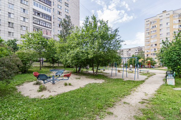 Продам двухкомнатную (2-комн.) квартиру, Ангарская ул, 54 Б, Екатеринбург г