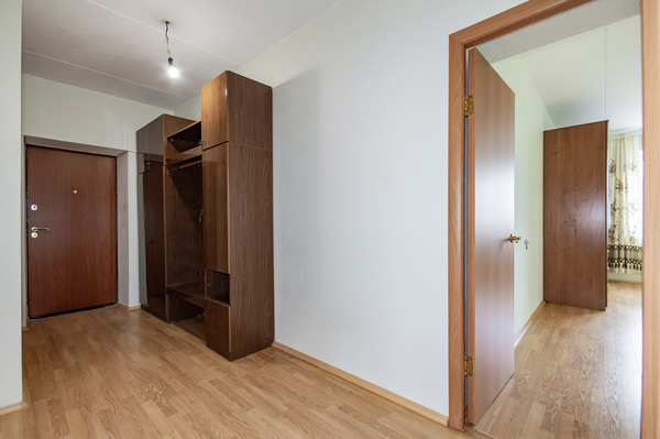 Продам двухкомнатную (2-комн.) квартиру, Ангарская ул, 54 Б, Екатеринбург г