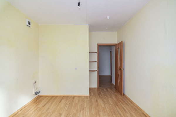 Продам двухкомнатную (2-комн.) квартиру, Ангарская ул, 54 Б, Екатеринбург г