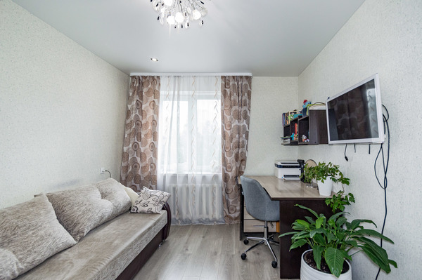 Продам двухкомнатную (2-комн.) квартиру, Билимбаевская ул, 33, Екатеринбург г