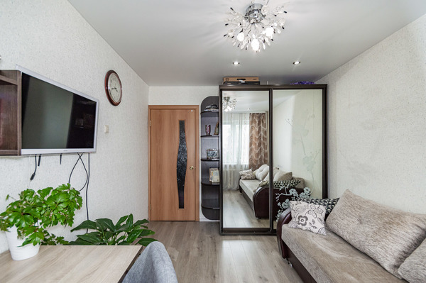 Продам двухкомнатную (2-комн.) квартиру, Билимбаевская ул, 33, Екатеринбург г