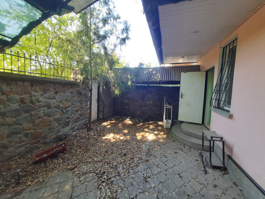 Продам трехкомнатную (3-комн.) квартиру, Строителей ул, 34, Симферополь г
