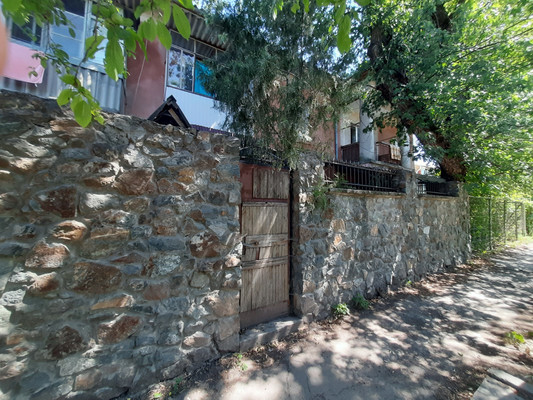 Продам трехкомнатную (3-комн.) квартиру, Строителей ул, 34, Симферополь г