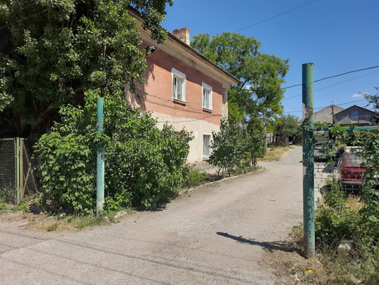 Продам трехкомнатную (3-комн.) квартиру, Строителей ул, 34, Симферополь г