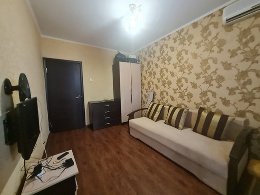 Продам трехкомнатную (3-комн.) квартиру, Карамзина ул, 23, Новороссийск г