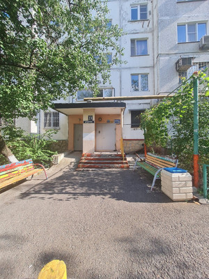 Продам трехкомнатную (3-комн.) квартиру, Карамзина ул, 23, Новороссийск г