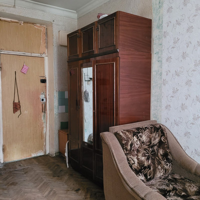 Продам комнату в 9-комн. квартире, Пархоменко пр-кт, 8, Санкт-Петербург г