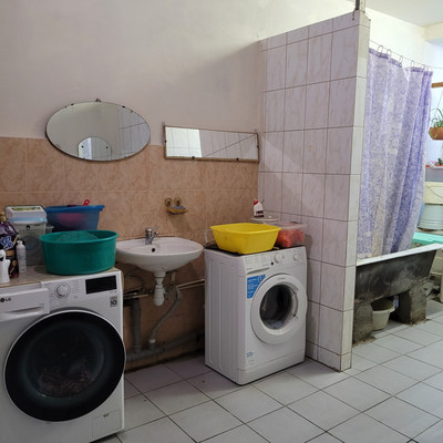 Продам комнату в 9-комн. квартире, Пархоменко пр-кт, 8, Санкт-Петербург г