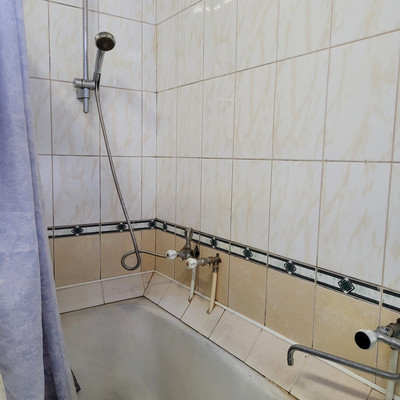 Продам комнату в 9-комн. квартире, Пархоменко пр-кт, 8, Санкт-Петербург г