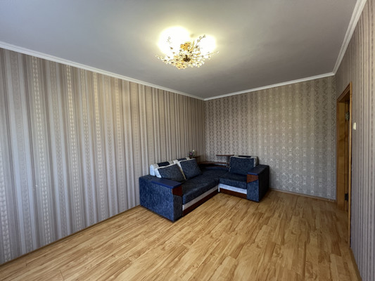 Продам трехкомнатную (3-комн.) квартиру, Лермонтова ул, 17, Симферополь г