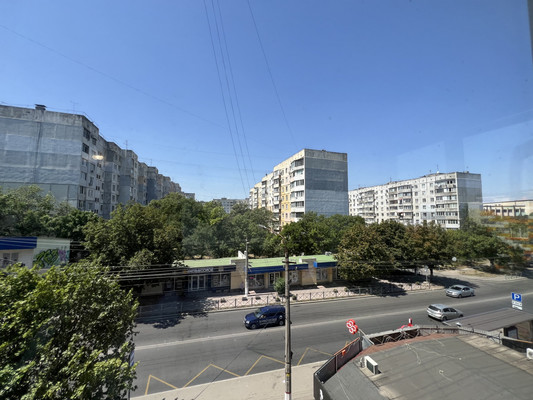 Продам трехкомнатную (3-комн.) квартиру, Лермонтова ул, 17, Симферополь г