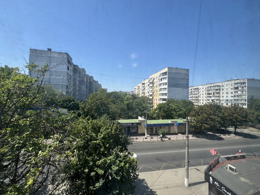 Продам трехкомнатную (3-комн.) квартиру, Лермонтова ул, 17, Симферополь г