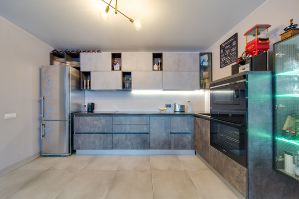 Продам трехкомнатную (3-комн.) квартиру, Мельникова пр-кт, 5к1, Химки г