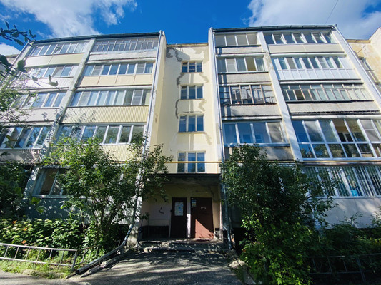 Продам трехкомнатную (3-комн.) квартиру, Чавайна б-р, 43, Йошкар-Ола г