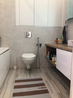 Продам трехкомнатную (3-комн.) квартиру, Речная ул, 20к1, Великий Новгород г