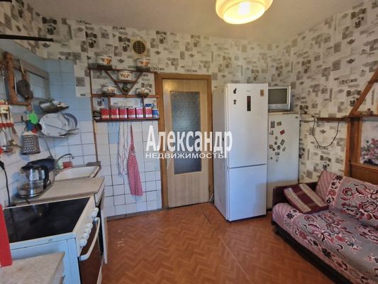 Продам трехкомнатную (3-комн.) квартиру, Королёва пр-кт, 24к1, Санкт-Петербург г